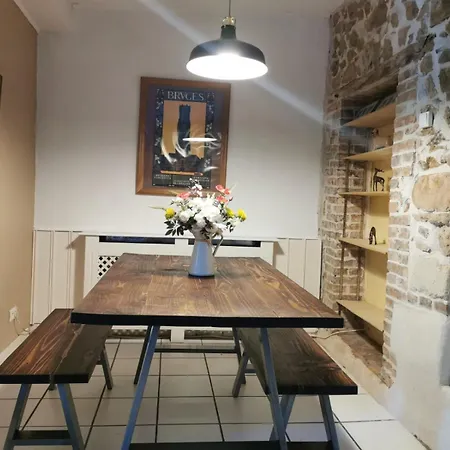 La Petite Maison بيت للعطل Argentonnay